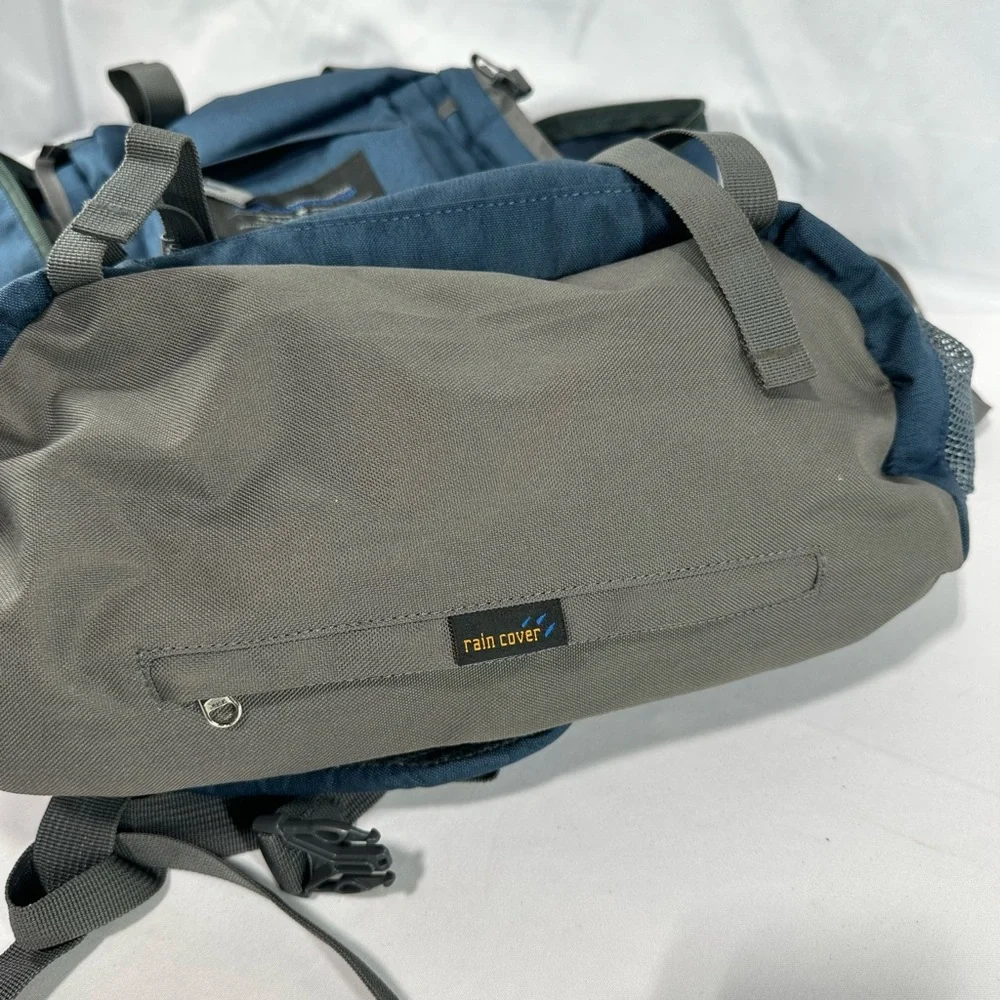 #147 Outdoor Adventure Mountain Top Backpack Traveling 40L w/ Raincover